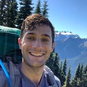 Meet your Posher, Louis